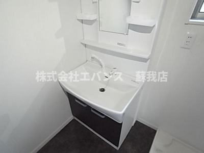 【独立洗面台】 | 蘇我3丁目戸建 | 独立洗面台で身支度をすべて済ませてしまいましょう