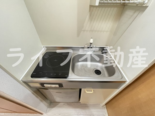 ブルグリンコート布施駅前のキッチン|コンパクトなキッチンで掃除もラクラク