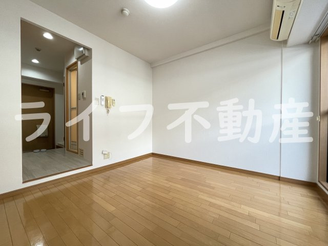 ブルグリンコート布施駅前の居間・リビング|ゆったり過ごせる居間です