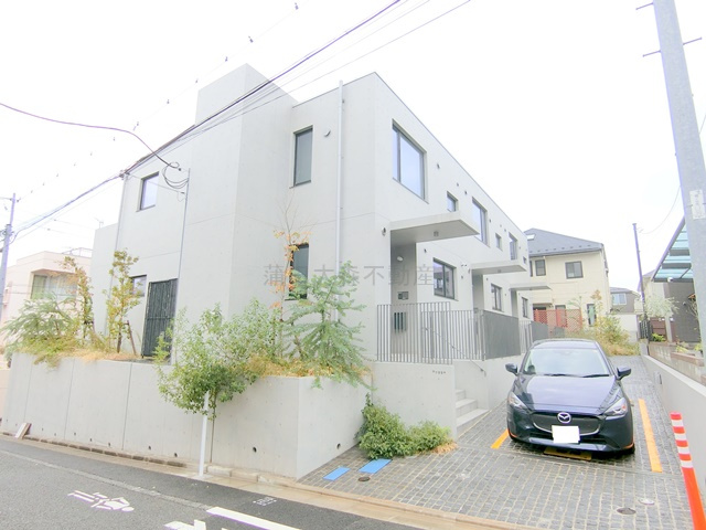 Hyggeヒュッゲの外観|2024年11月築　RC鉄筋コンクリート造地上2階建て地下1階総戸数6戸のデザイナーズ
東京都大田区南雪谷4丁目　東急池上線御嶽山駅徒歩7分、雪が谷大塚駅徒歩9分