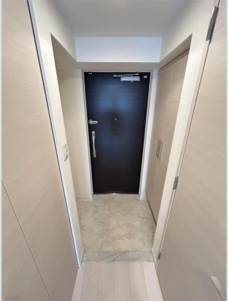S-RESIDENCE江坂の玄関
