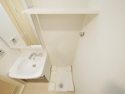 【設備】 | Dimus新大阪 | 洗濯機置き場です