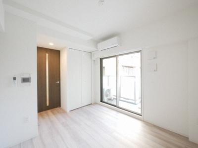 【居間・リビング】 | Dimus新大阪 | ゆったりとした居間です