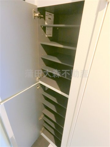 COCOFLATココフラット蒲田の設備|収納　シューズボックス