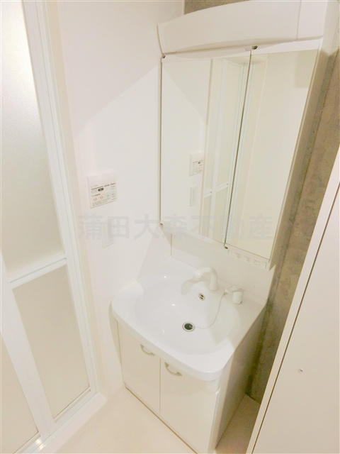 COCOFLATココフラット蒲田の洗面所|2面鏡の独立洗面台　洗面脱衣所　