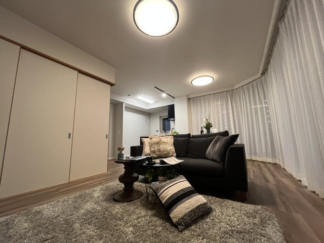 モントーレ香椎スクエアの居間・リビング