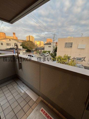 【バルコニー】 | グリーンベルト神浦 | バルコニーからの眺めを楽しみながら食事をしませんか