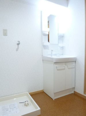 【洗面所】 | サンシャインコーポ | ゆったりとスペースのある洗面所