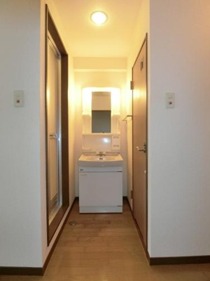 【独立洗面台】 | リバーサイド東櫛原 | 朝の身支度には欠かせない独立洗面化粧台