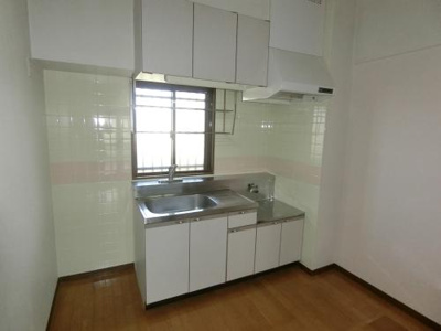 【キッチン】 | リバーサイド東櫛原 | コンパクトなキッチンで掃除もラクラク