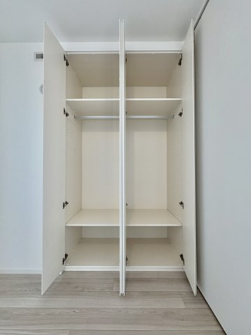 SKY DUO PARK VILLAGE T棟  47階の収納|5帖のベッドルームの収納スペースです。