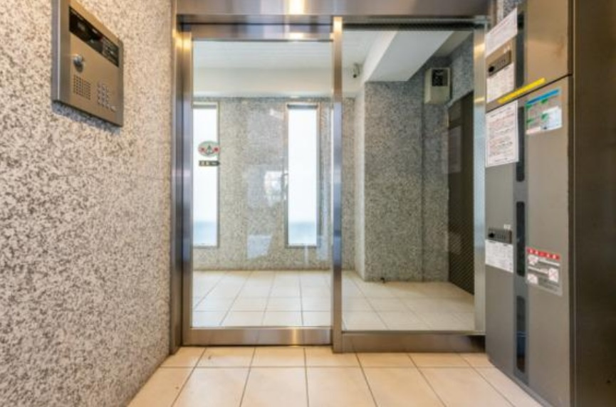 ヴォーガコルテ多摩川のエントランス