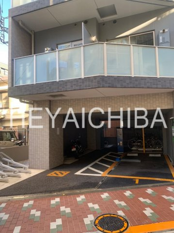 クラスタ台東根岸の駐車場