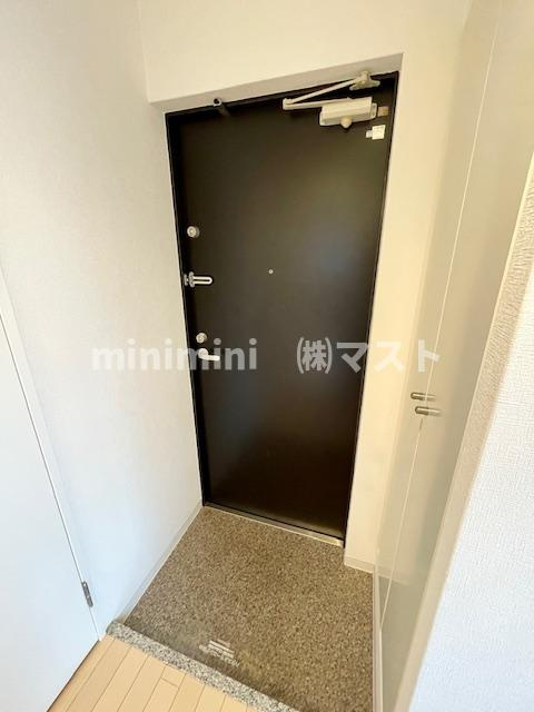 大阪市中央区瓦屋町１丁目の賃貸マンションの玄関