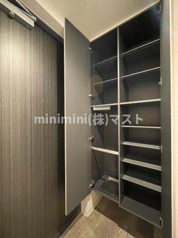 大阪市中央区常盤町２丁目の賃貸マンションの玄関