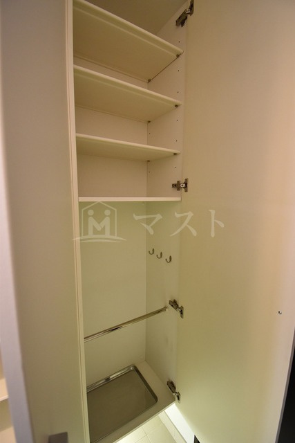 大阪市中央区久太郎町１丁目の賃貸マンションの収納