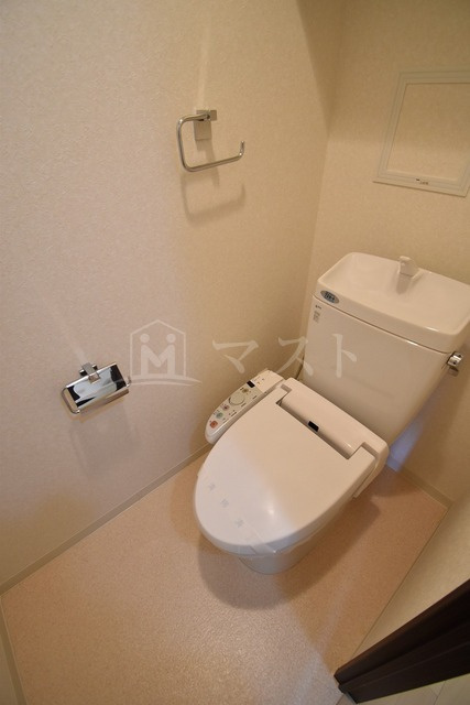 大阪市中央区久太郎町１丁目の賃貸マンションのトイレ