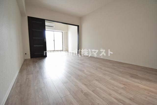 大阪市中央区久太郎町１丁目の賃貸マンションの居間・リビング