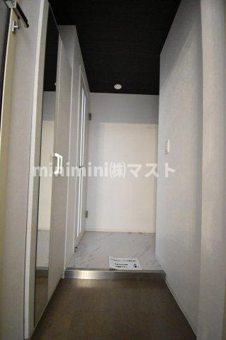 大阪市中央区日本橋２丁目の賃貸マンションの玄関