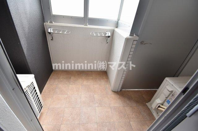 大阪市中央区日本橋２丁目の賃貸マンションのバルコニー