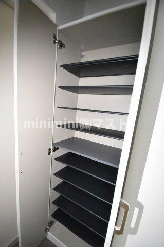 大阪市中央区日本橋２丁目の賃貸マンションの収納