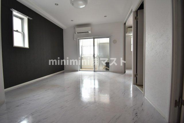 大阪市中央区日本橋２丁目の賃貸マンションの洋室