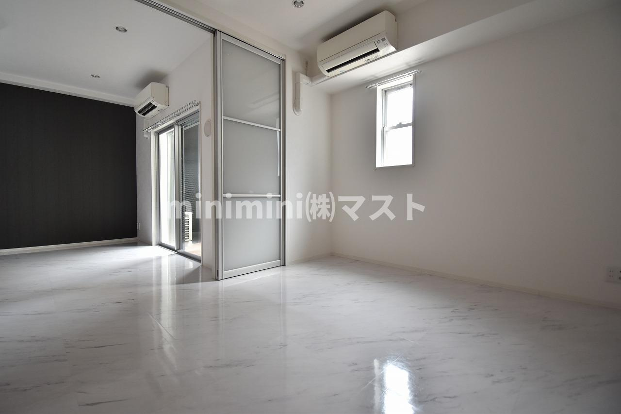 大阪市中央区日本橋２丁目の賃貸マンションの寝室