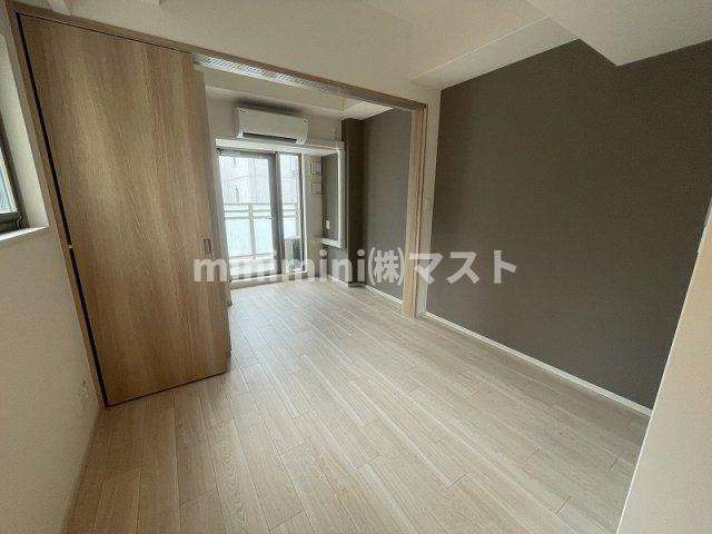 大阪市中央区高麗橋１丁目の賃貸マンションの居間・リビング