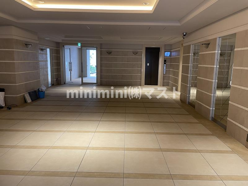 大阪市中央区高麗橋１丁目の賃貸マンションのロビー