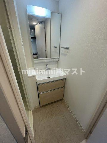 大阪市中央区高麗橋１丁目の賃貸マンションの洗面所