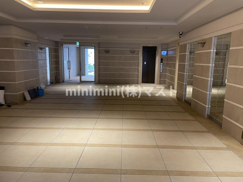 大阪市中央区高麗橋１丁目の賃貸マンションのロビー