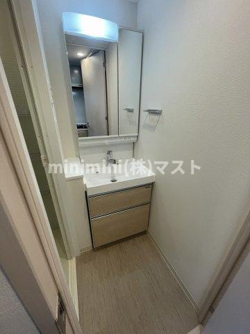 大阪市中央区高麗橋１丁目の賃貸マンションの洗面所