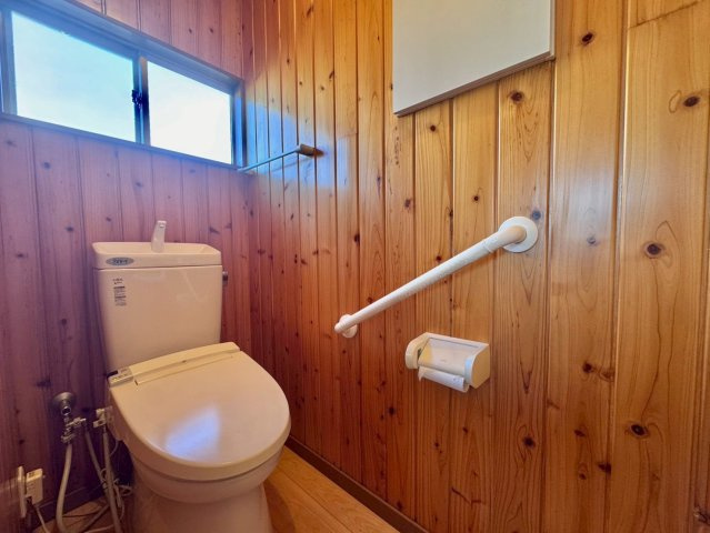 阿左美N戸建のトイレ|ゆったりとした空間のトイレです