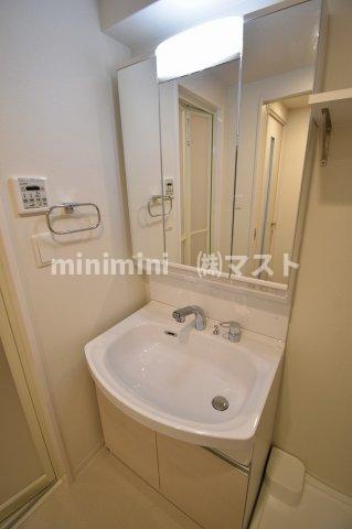 大阪市中央区久太郎町１丁目の賃貸マンションの洗面所