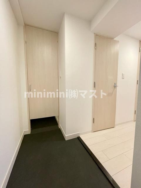 大阪市中央区高津１丁目の賃貸マンションの玄関