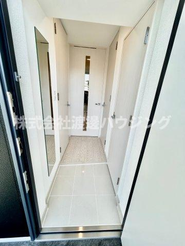 アドバンス江坂東デパールの玄関