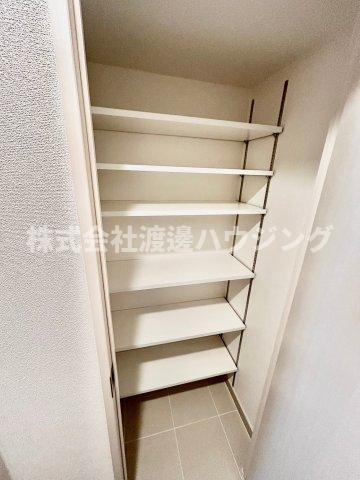 アドバンス江坂東デパールの収納|天井高シューズBOX