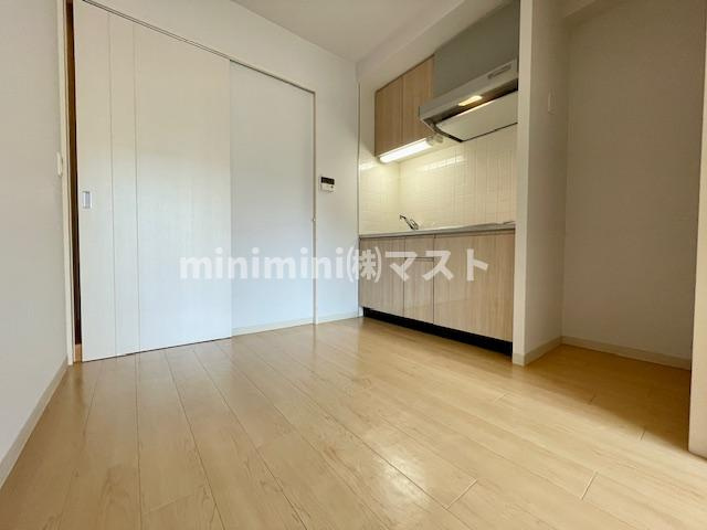 大阪市中央区中寺２丁目の賃貸マンションの居間・リビング