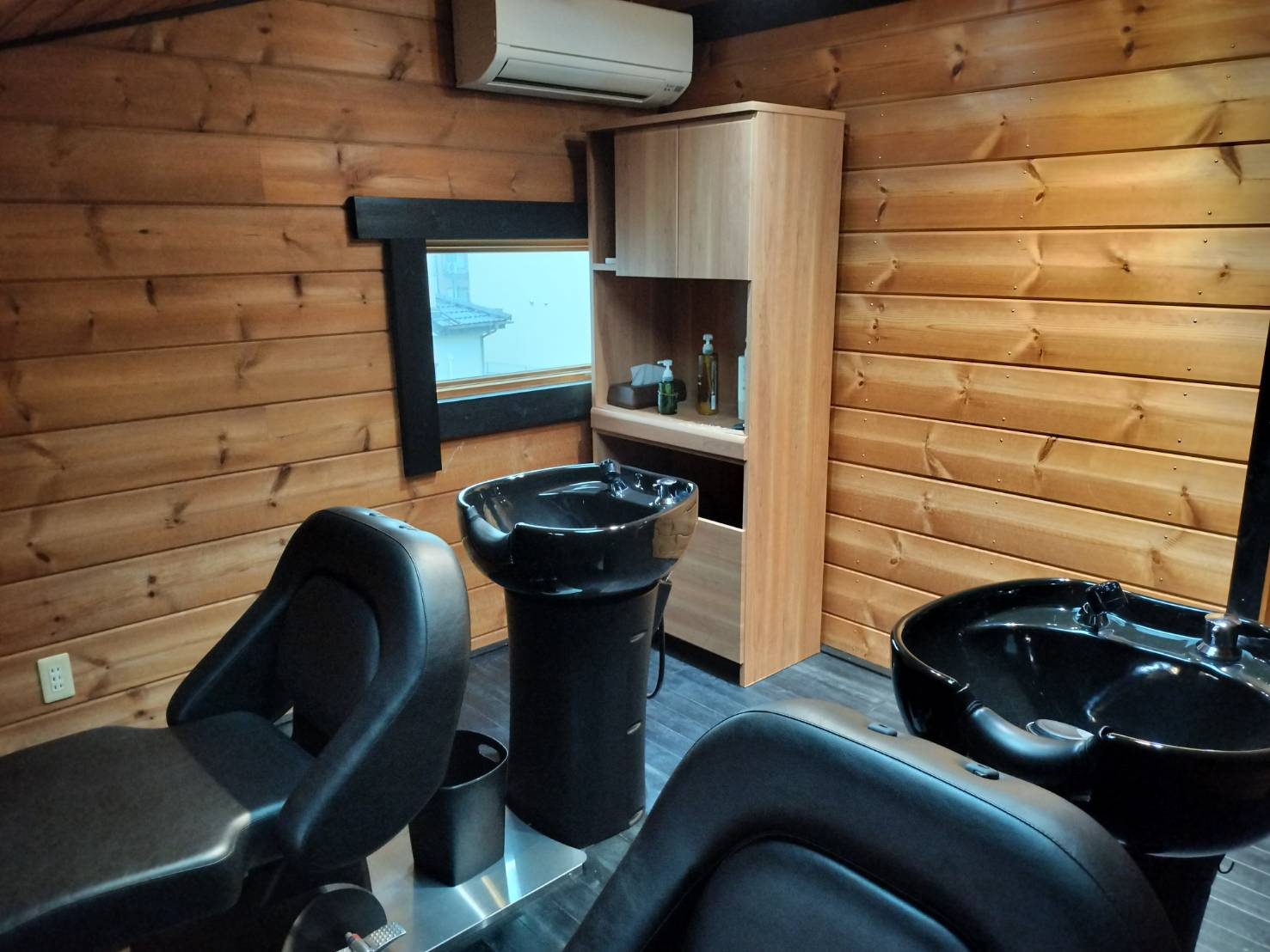 八宝ビルの内装