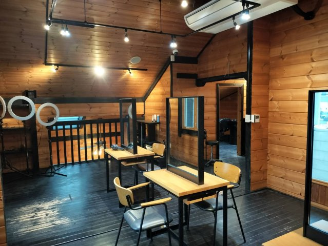 八宝ビルの内装