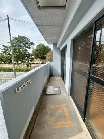 ファーストイン荒木のバルコニー|陽当たり良好なバルコニーです♪