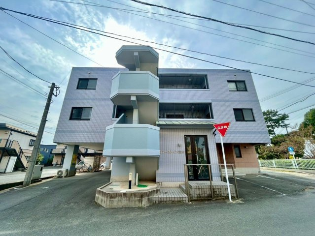 ファーストイン荒木のエントランス|清潔なエントランス♪