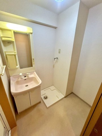 ファーストイン荒木の内装