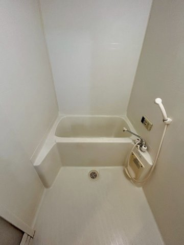 ファーストイン荒木の内装