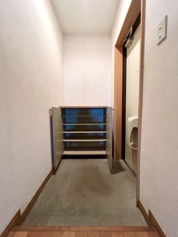 ファーストイン荒木の内装