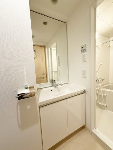 アイシンフォニー三ノ輪の洗面所