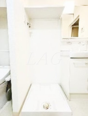 【設備】 | メイクスデザイン府中 | 室内洗濯機置き場です。