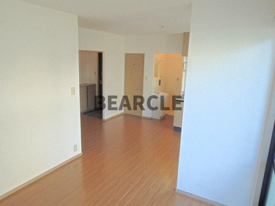 【居間・リビング】 | 六地蔵ハイツ