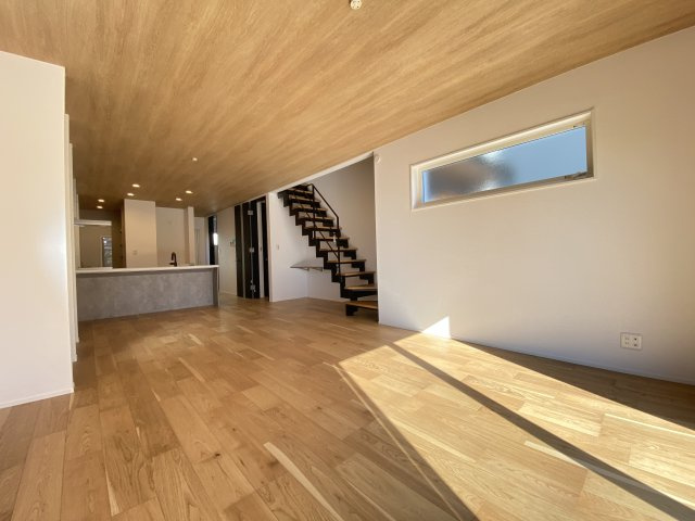 『八王子市新築戸建て』八王子市めじろ台3-41-4【仲介手数料無料】の居間・リビング|～仲介手数料無料☆八王子ひなた不動産～　八王子市めじろ台　新築戸建て