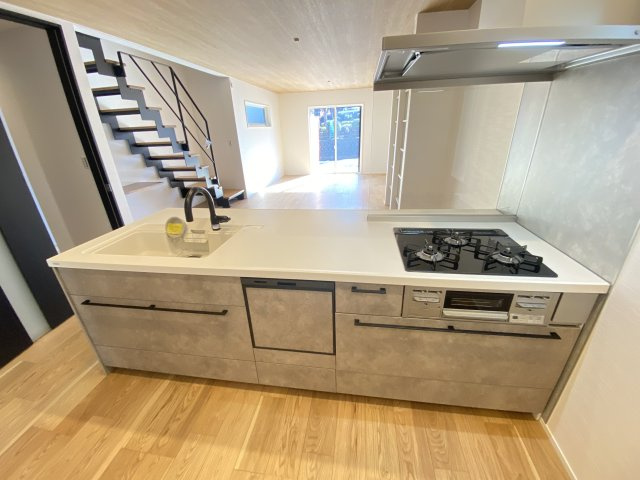 『八王子市新築戸建て』八王子市めじろ台3-41-4【仲介手数料無料】のキッチン|～仲介手数料無料☆八王子ひなた不動産～　八王子市めじろ台　新築戸建て